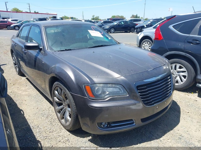 Salvage Chrysler 300 Image
