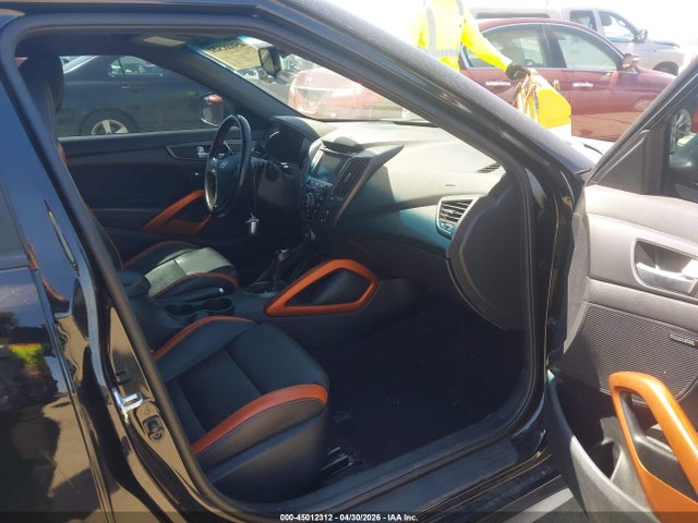 Hyundai VELOSTER Turbo