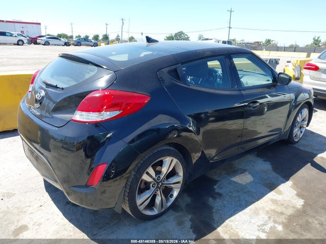 Hyundai VELOSTER