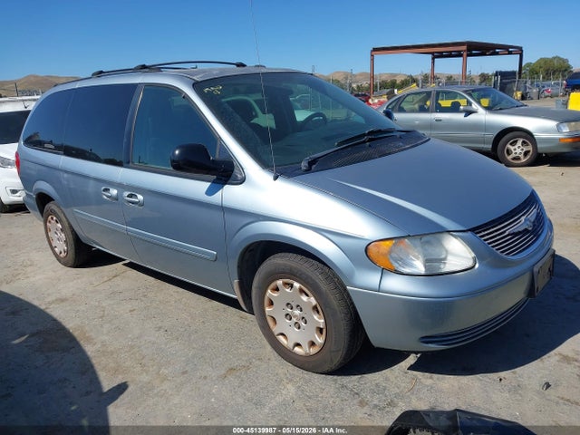 Salvage Chrysler Town & Country Image