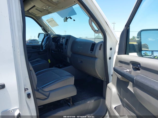 Nissan Nv S V6