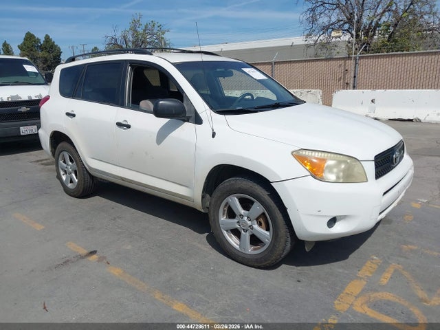 Salvage Toyota RAV4 Image