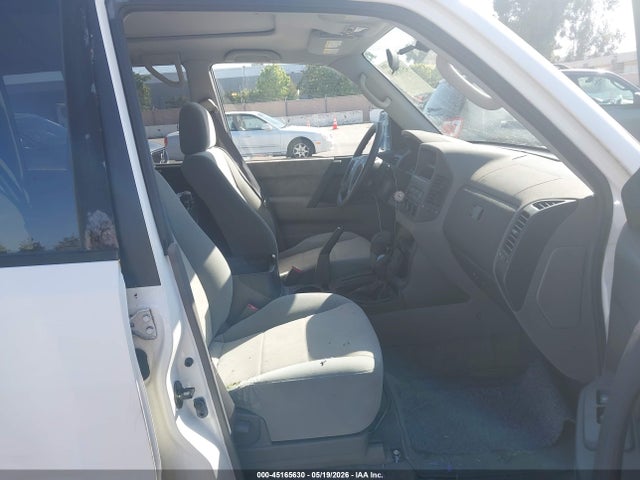 Mitsubishi Montero Xls
