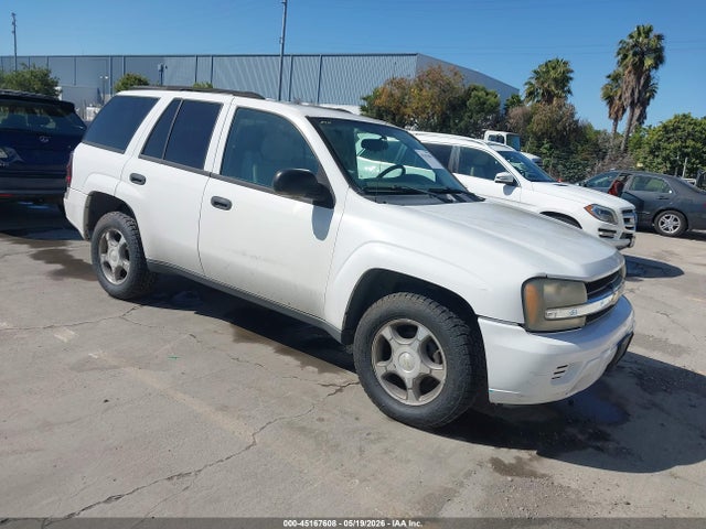 Salvage Chevrolet Trailblazer Image