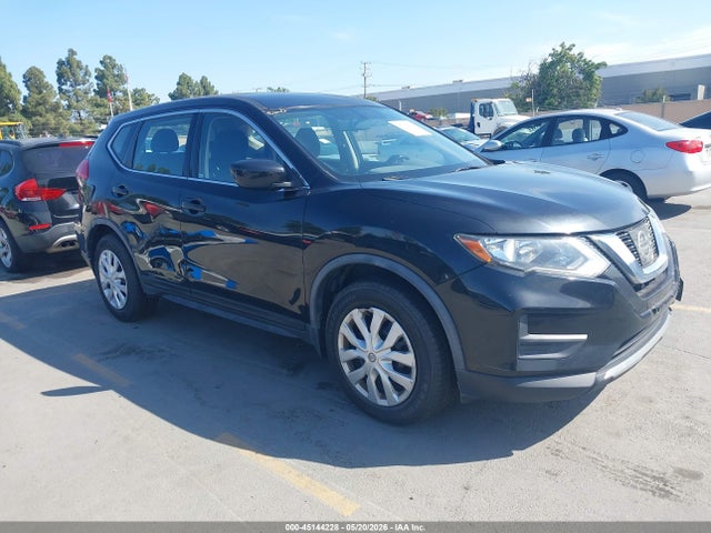 Salvage Nissan Rogue Image