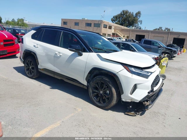 Salvage Toyota RAV4 Image