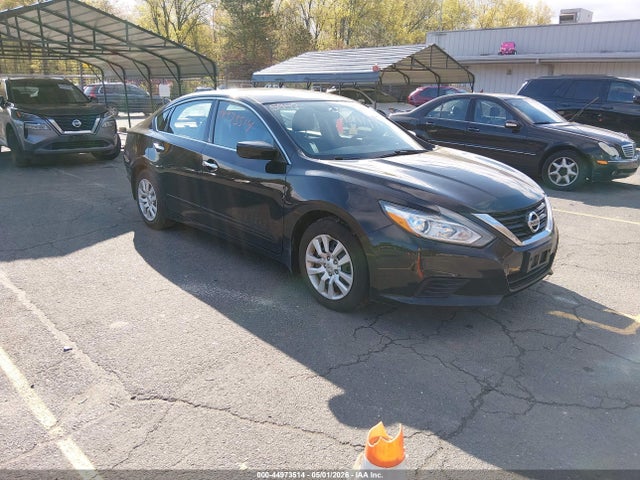 Salvage Nissan Altima Image