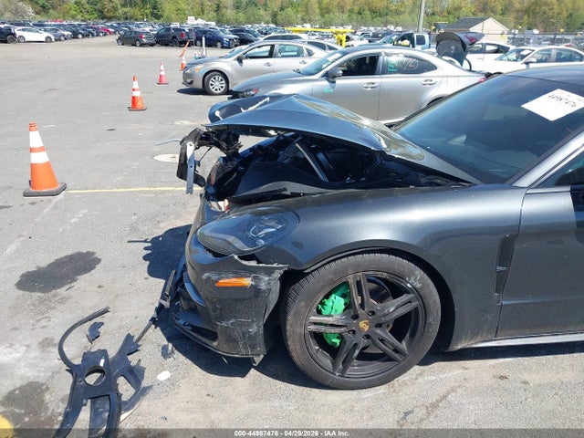 Porsche Panamera 4