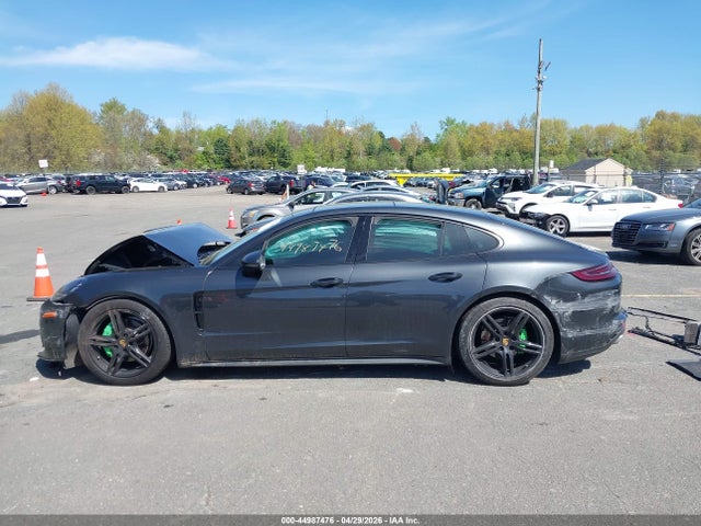 Porsche Panamera 4