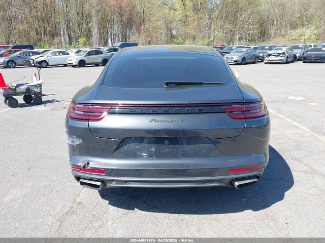 Porsche Panamera 4