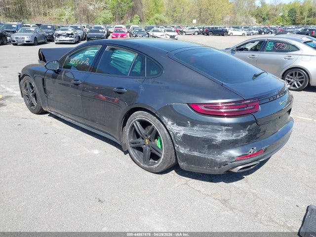 Porsche Panamera 4