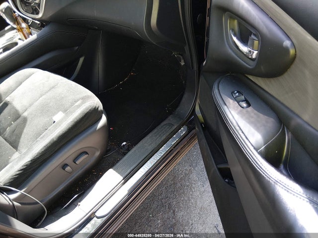 Nissan Murano Sv