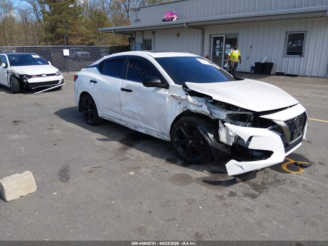 Salvage Nissan Sentra Image
