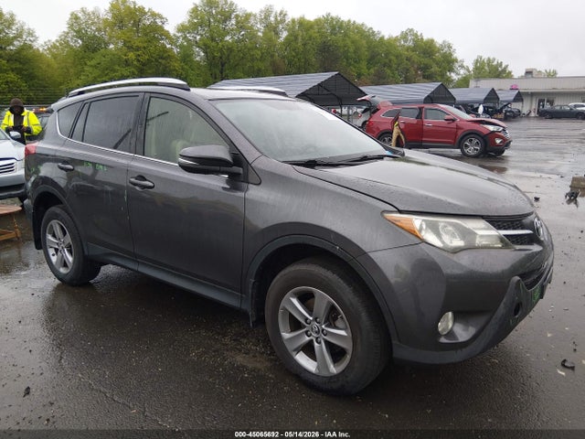 Salvage Toyota RAV4 Image