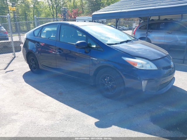 Salvage Toyota Prius Image