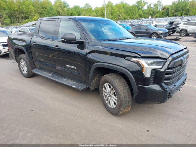 Salvage Toyota Tundra Image