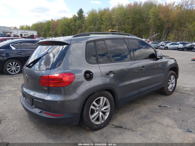 Volkswagen Tiguan S