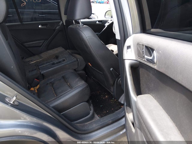 Volkswagen Tiguan S