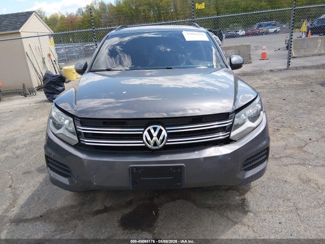 Volkswagen Tiguan S