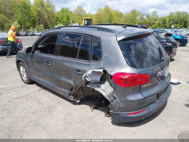 Volkswagen Tiguan S