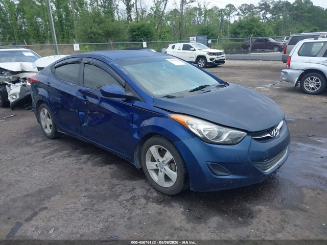 Salvage Hyundai ELANTRA Image