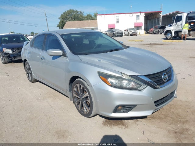 Salvage Nissan Altima Image