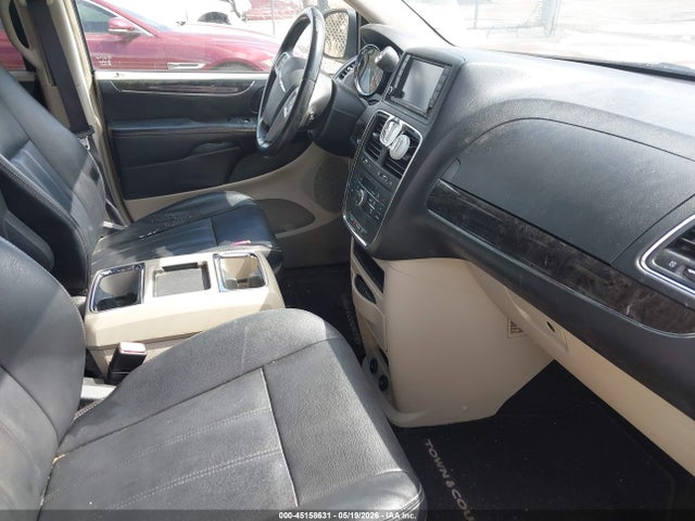 Chrysler Town & Country Touring