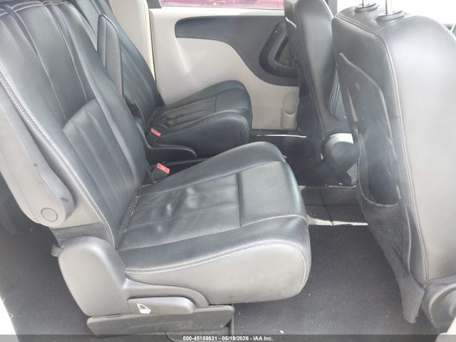 Chrysler Town & Country Touring