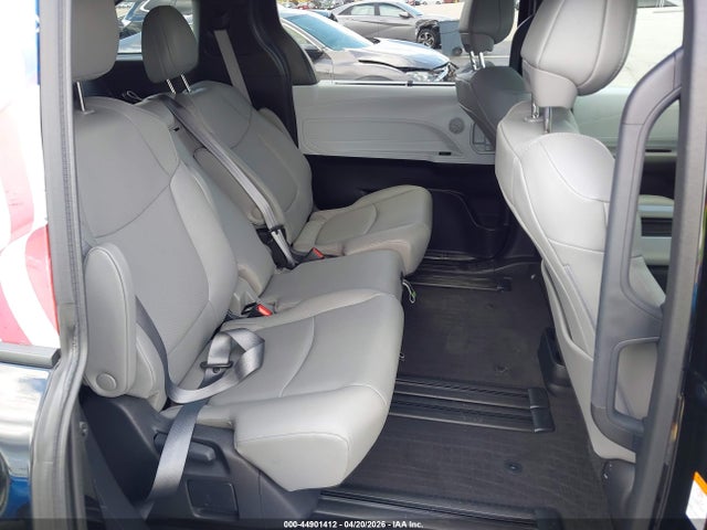 Toyota Sienna Xle