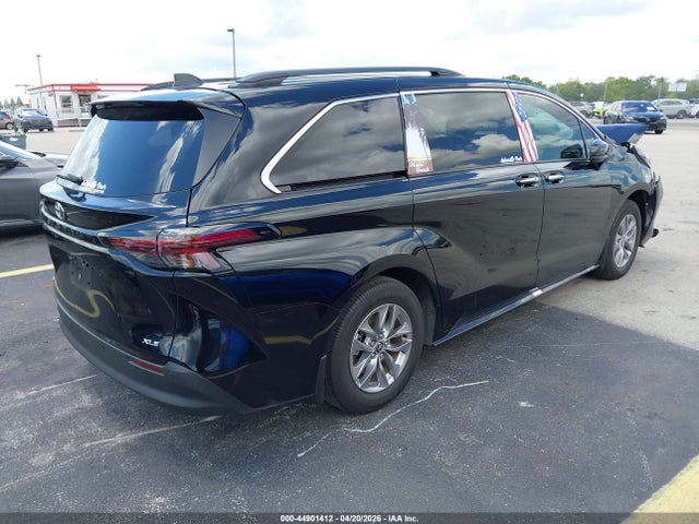 Toyota Sienna Xle