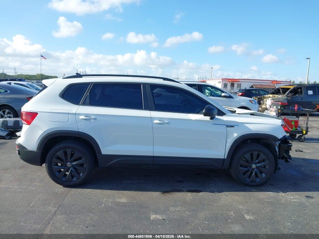 Volkswagen Taos 1.5t S