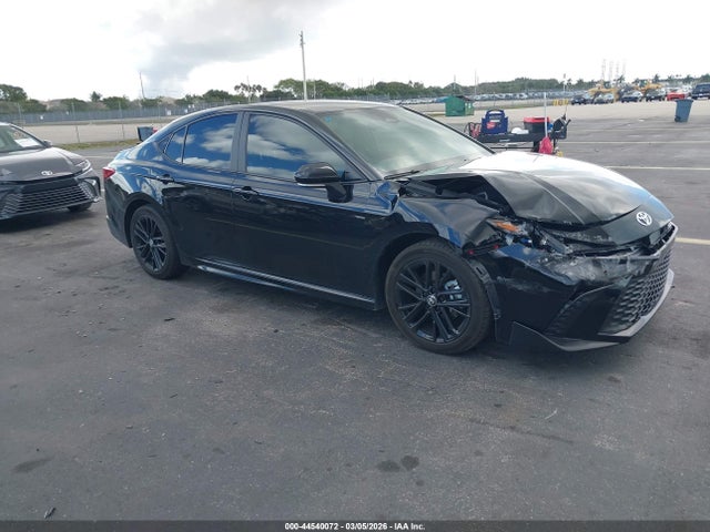 Salvage Toyota Camry Image