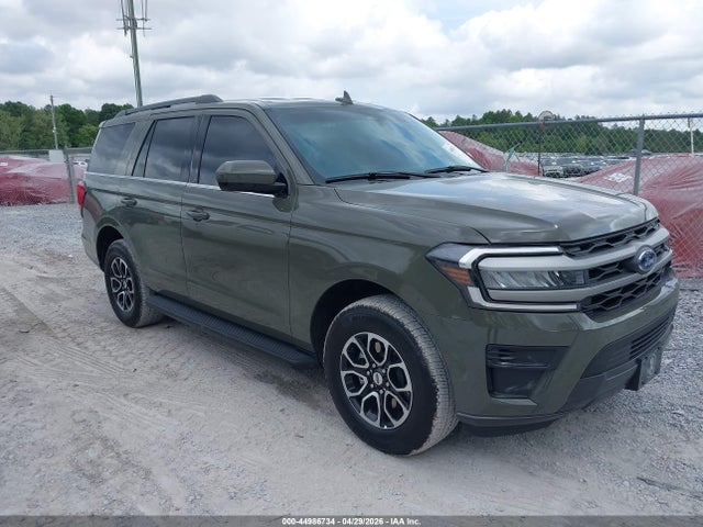 Salvage Ford Expedition Image
