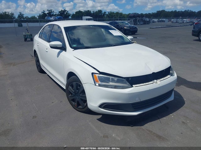 Salvage Volkswagen Jetta Image