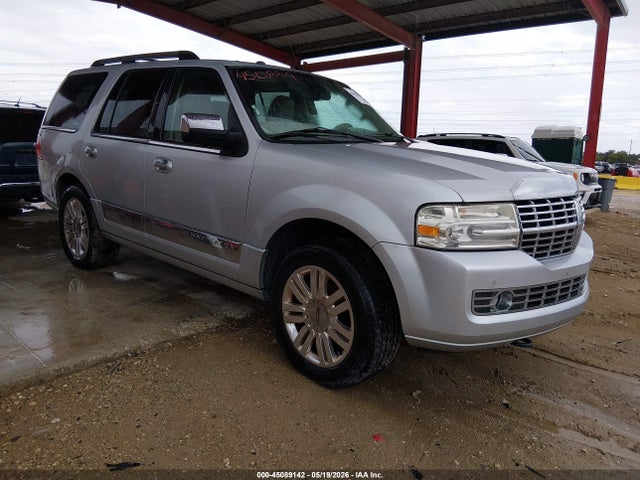 Salvage Lincoln Navigator Image