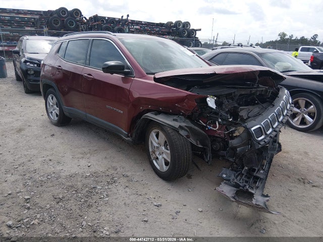Salvage Jeep Compass Image