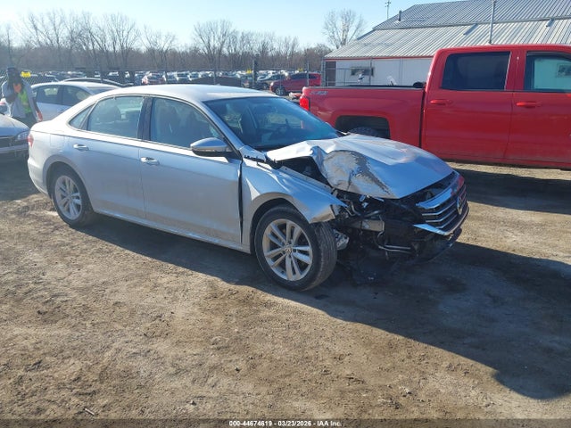 Salvage Volkswagen Passat Image
