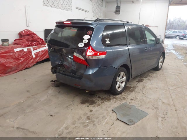 Toyota Sienna Le V6 8 Passenger