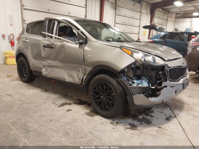 Salvage Kia Sportage Image