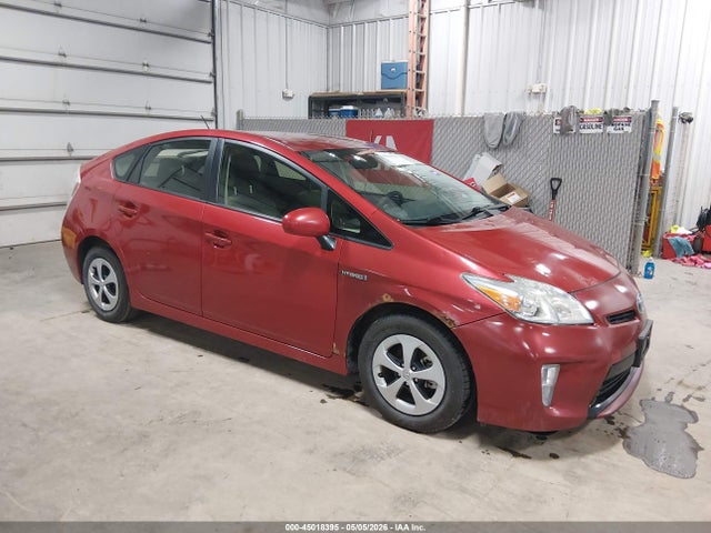 Salvage Toyota Prius Image