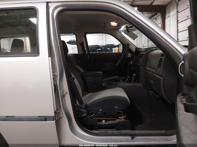 Dodge Nitro Sxt