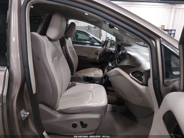 Chrysler Pacifica Touring-l Plus