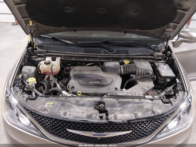 Chrysler Pacifica Touring-l Plus