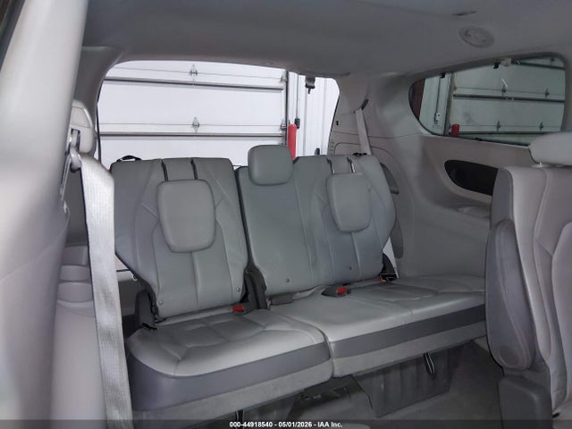 Chrysler Pacifica Touring-l Plus