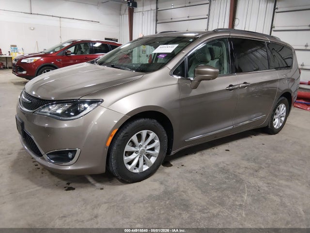 Chrysler Pacifica Touring-l Plus