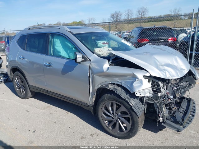 Salvage Nissan Rogue Image