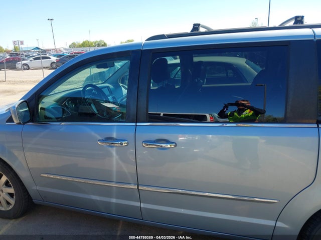 Chrysler Town & Country Touring