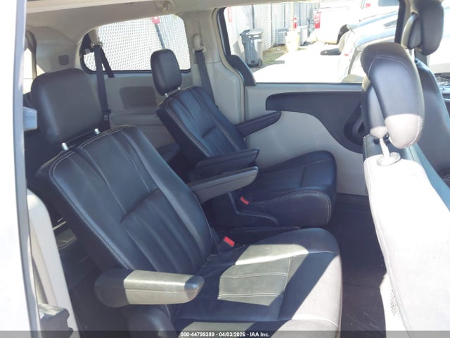 Chrysler Town & Country Touring