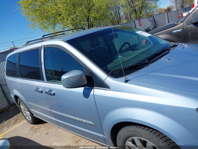Chrysler Town & Country Touring