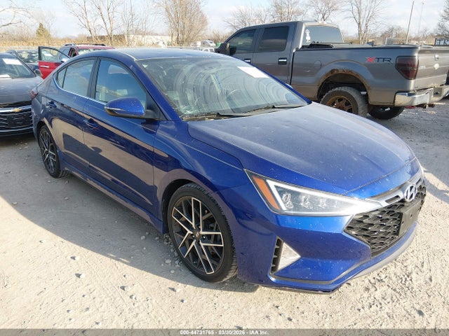 Salvage Hyundai ELANTRA Image
